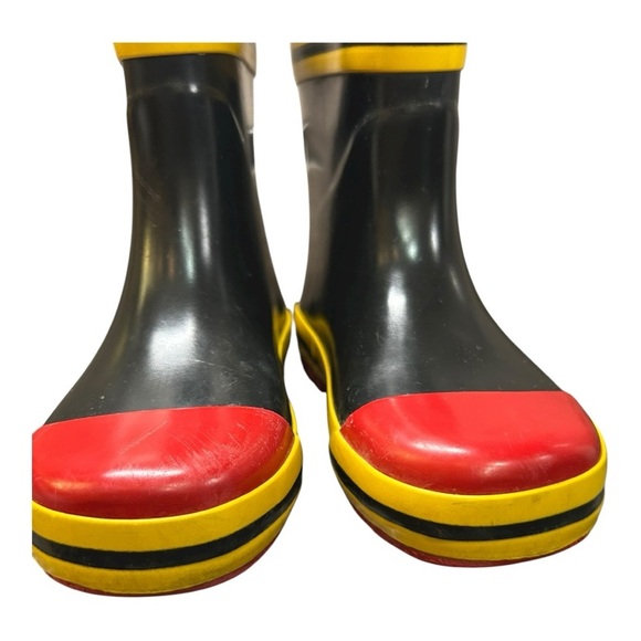 Fireman / Firefighter Unisex Rain Boots – Kids Size 13-1 - Picture 11 of 13